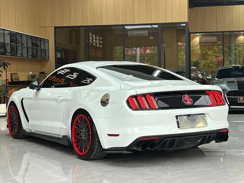 Ford Mustang 2015 — фото 4