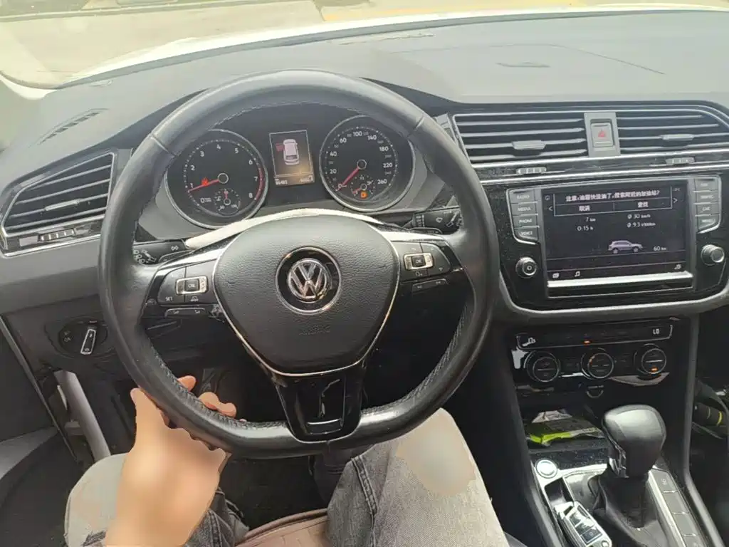 Volkswagen Tiguan L 2018 — фото 11