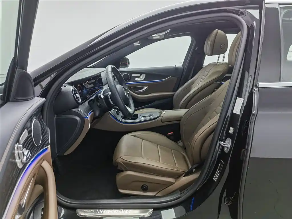 Mercedes-Benz E-Class 2023 — фото 10