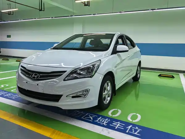 Hyundai Accent 2015
