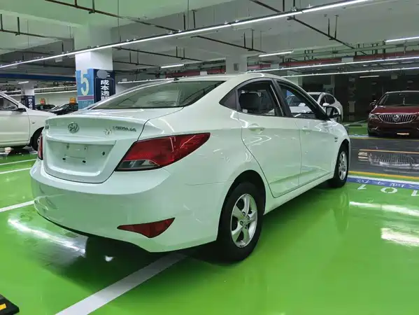 Hyundai Accent 2015