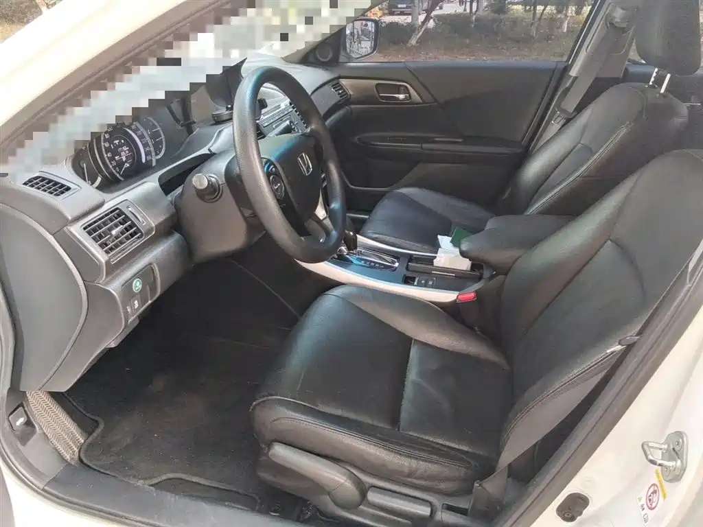 Honda Accord 2015 — фото 16