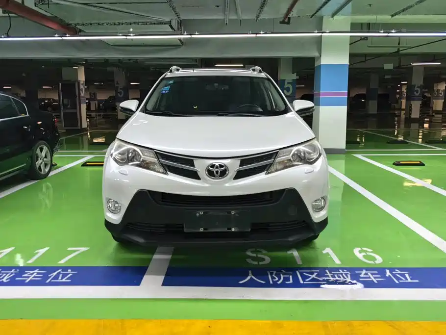 Toyota RAV4 2016 — фото 2