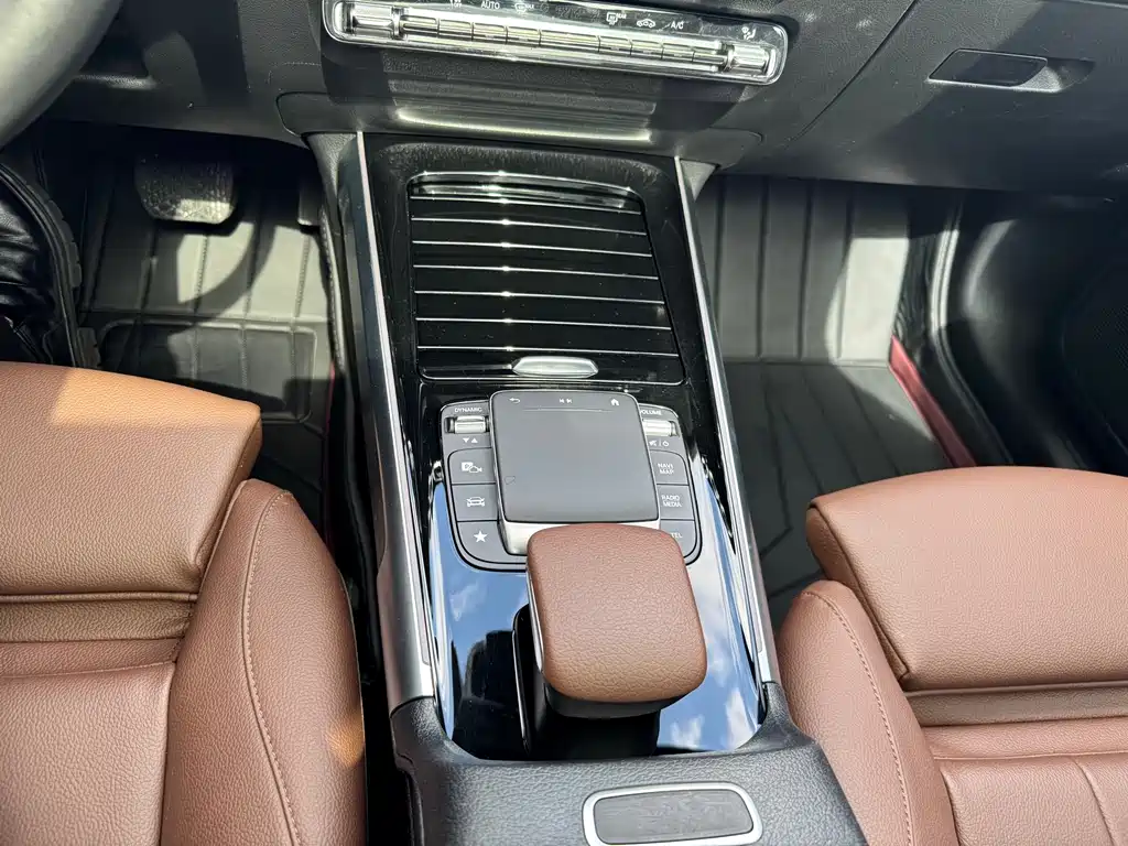 Mercedes-Benz GLB 2022 — фото 13