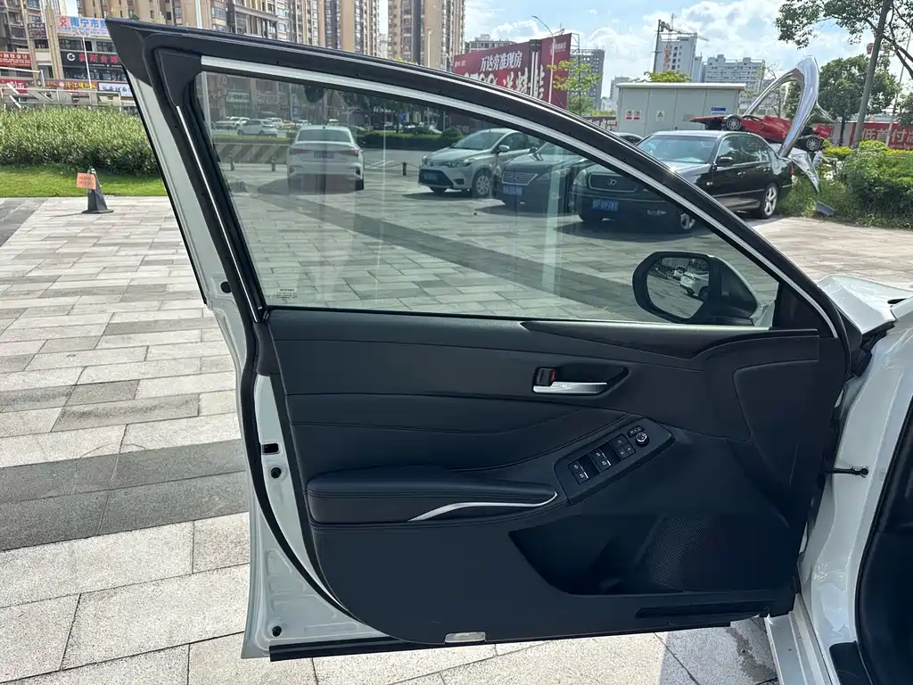 Toyota Avalon 2023 — фото 14