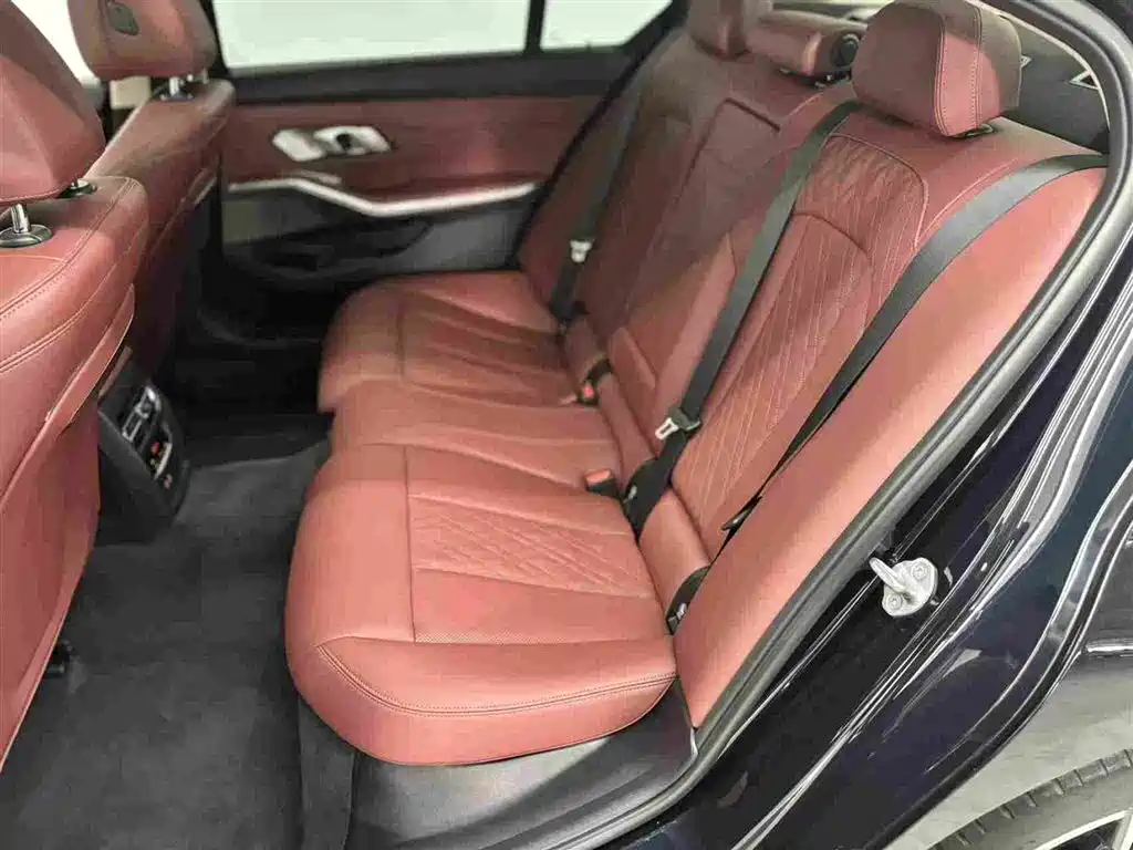 BMW 3 Series 2023 — фото 12
