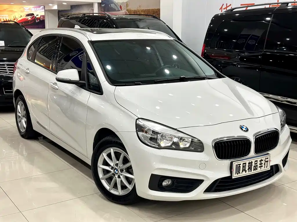 BMW 2 Series Station Wagon 2017 — фото 24