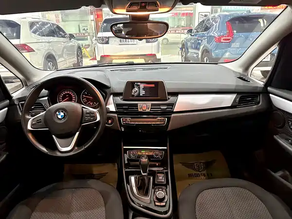 BMW 2 Series Station Wagon 2017