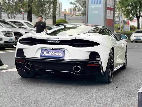 McLaren GT 2023