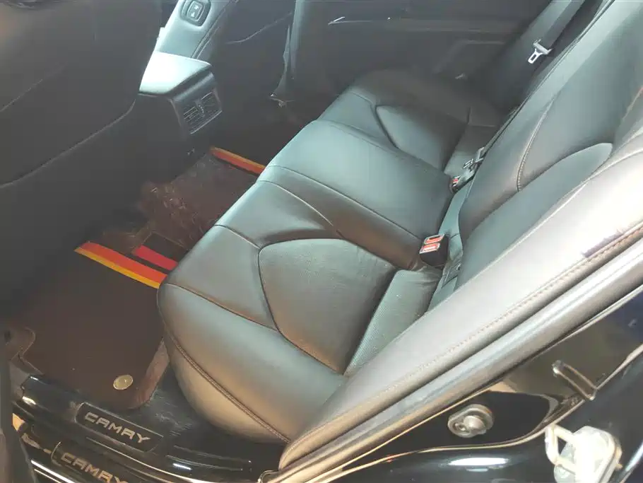 Toyota Camry 2020 — фото 11