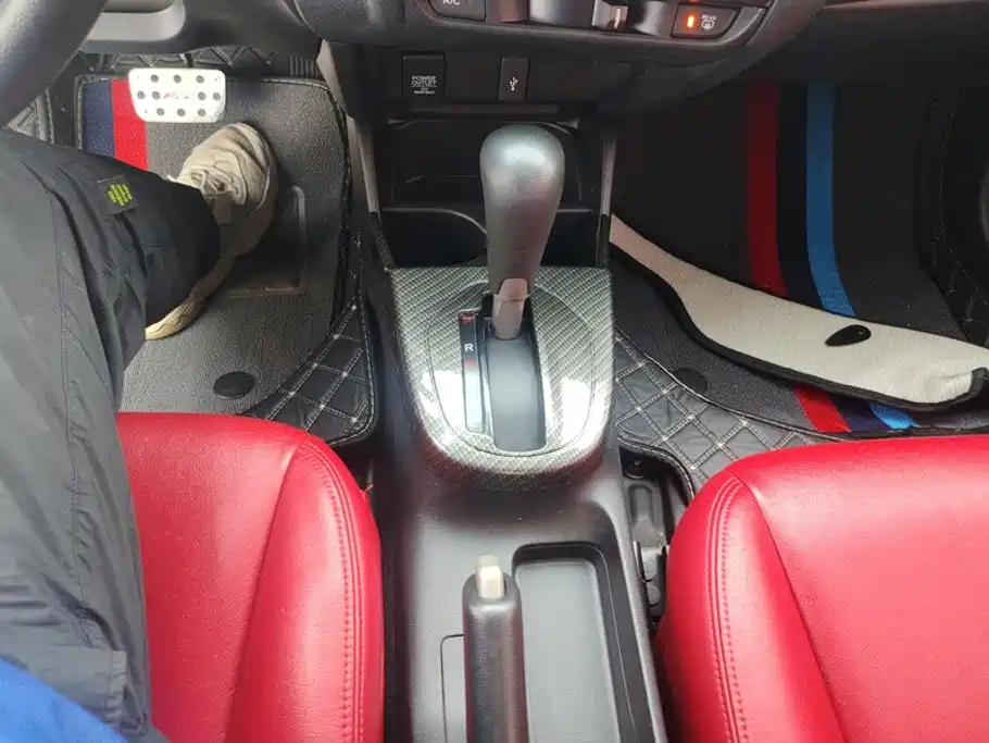 Honda Fit 2015 — фото 16