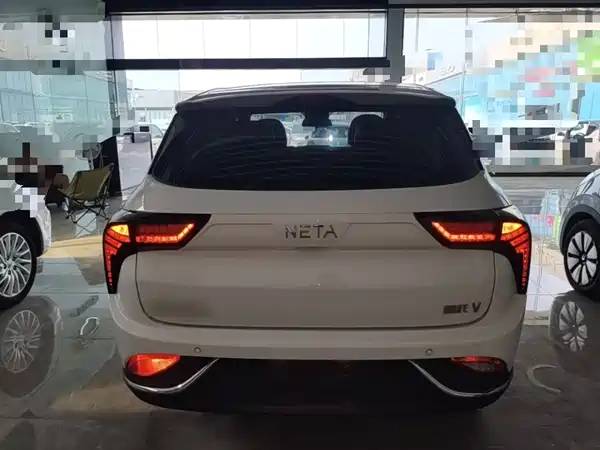 Neta V 2022