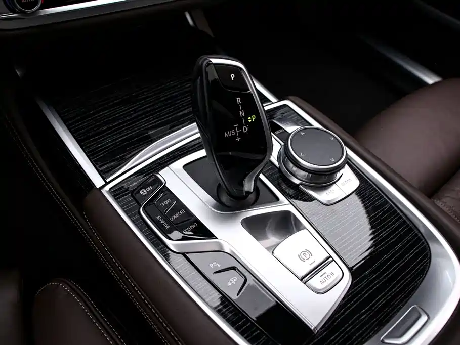 BMW 7 Series 2021 — фото 9