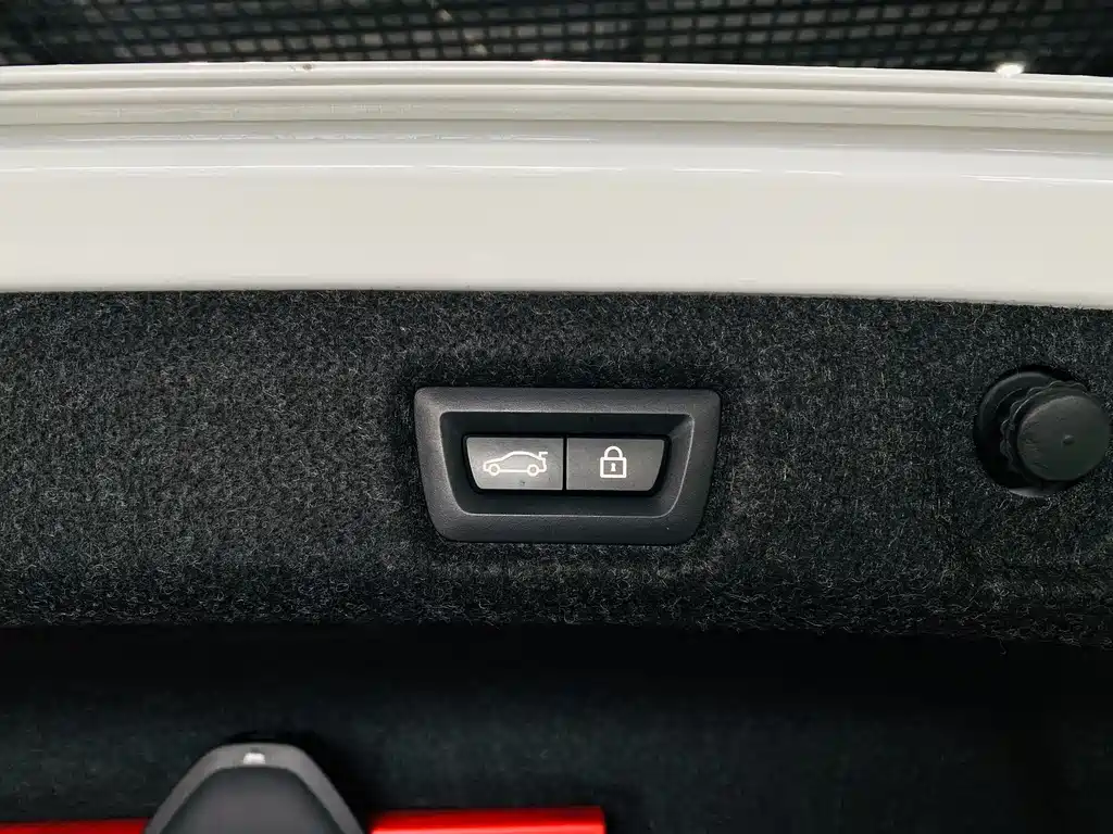 BMW 5 Series New Energy 2022 — фото 13