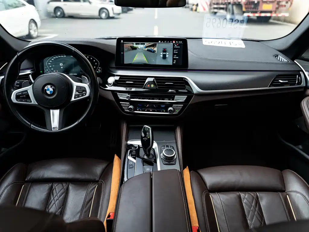 BMW 5 Series 2023 — фото 15