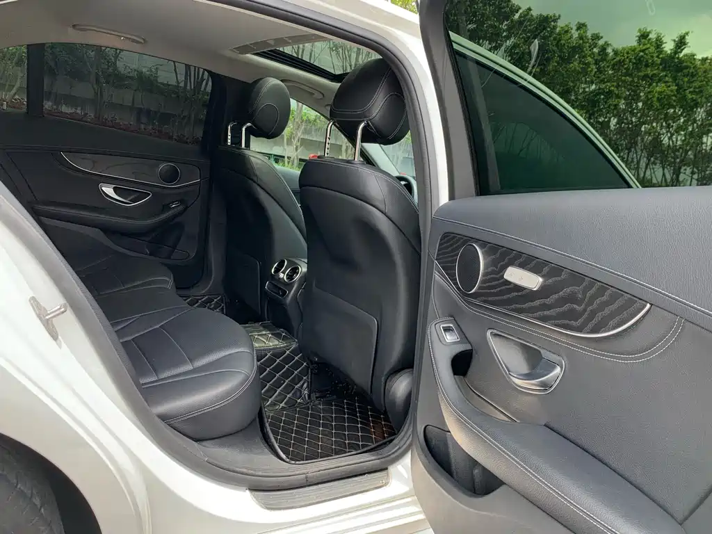 Mercedes-Benz C-Class 2019 — фото 16