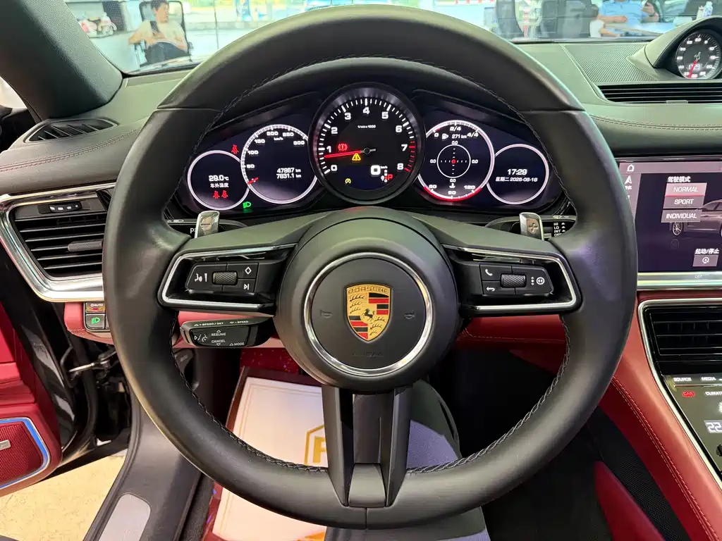 Porsche Panamera 2021 — фото 19