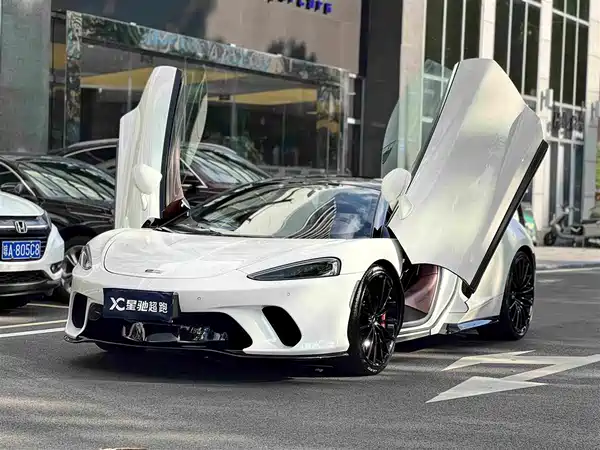 McLaren GT 2023
