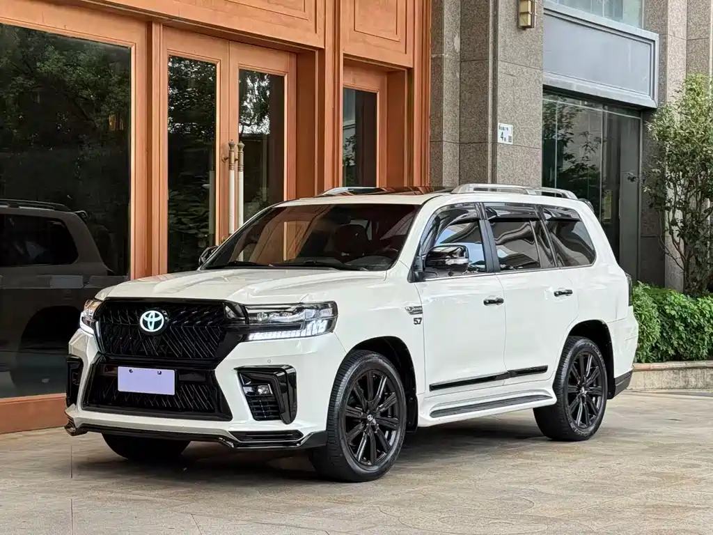 Toyota Land Cruiser 2018 — фото 1