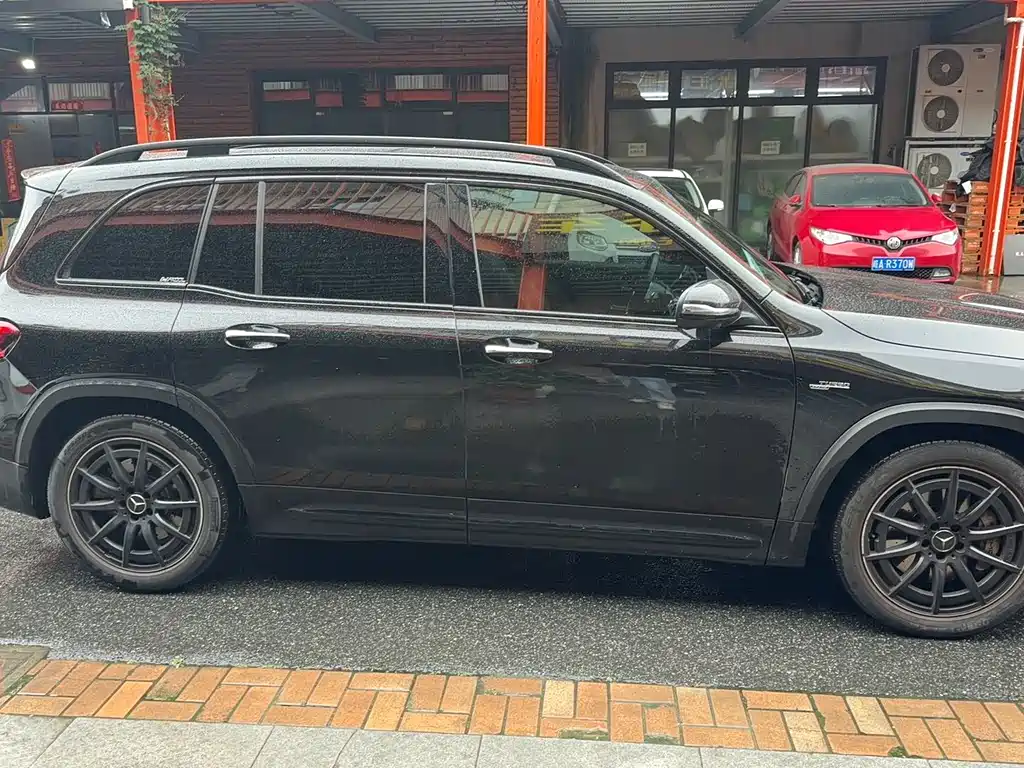 Mercedes-Benz GLB AMG 2022 — фото 11