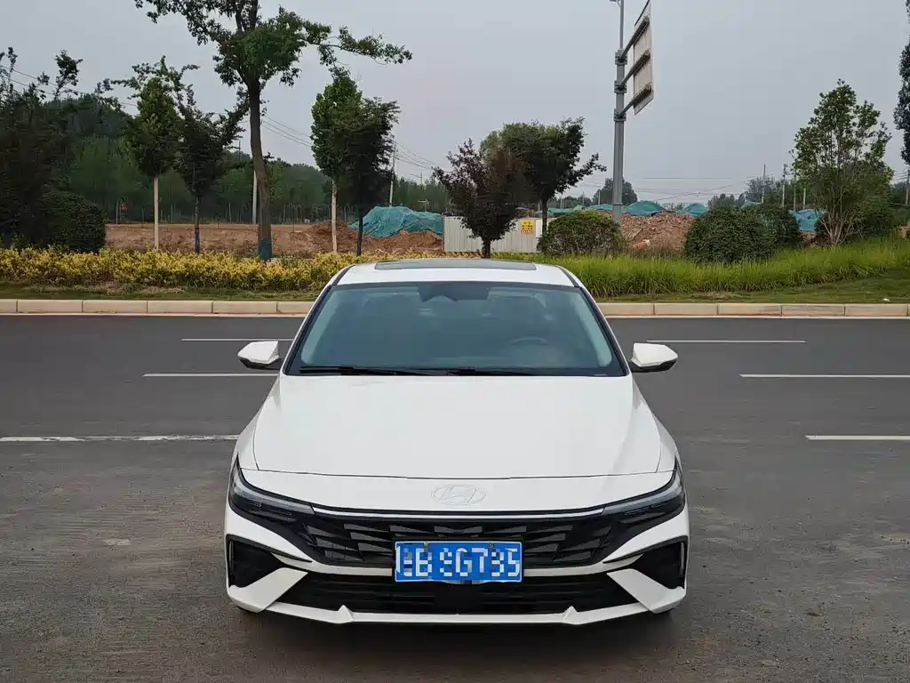 Hyundai Elantra 2024