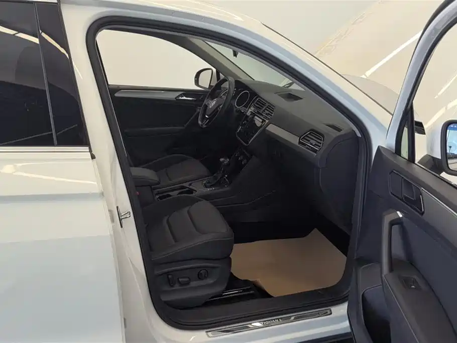 Volkswagen Tiguan L 2019 — фото 8