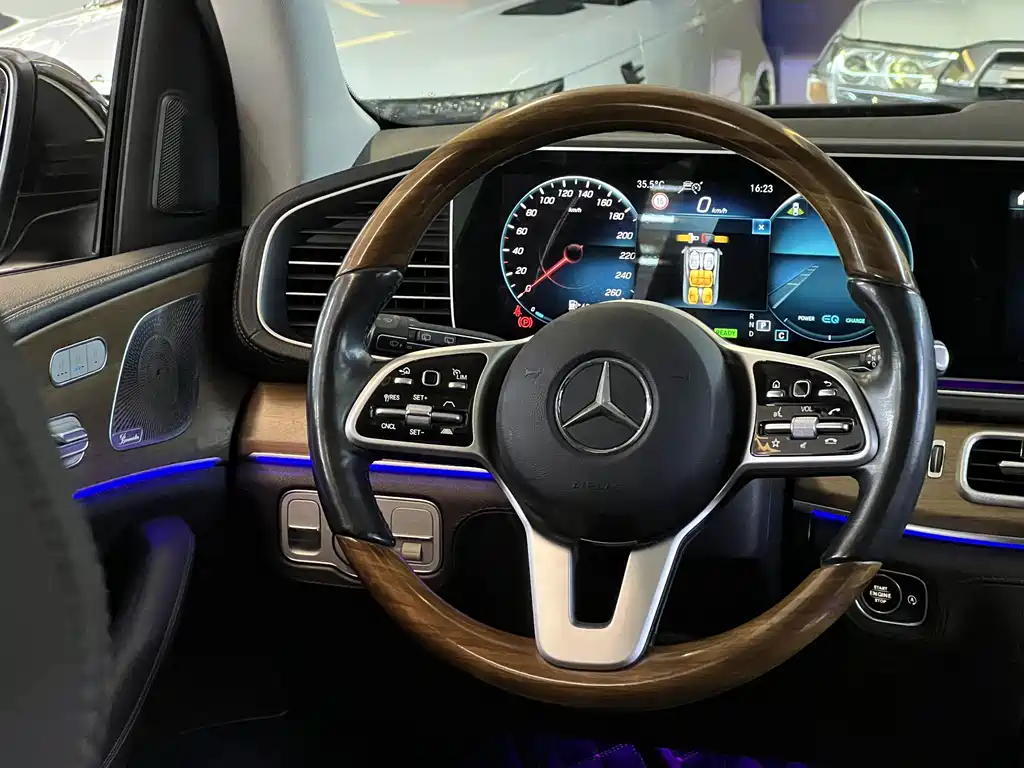 Mercedes-Benz GLS 2021 — фото 18