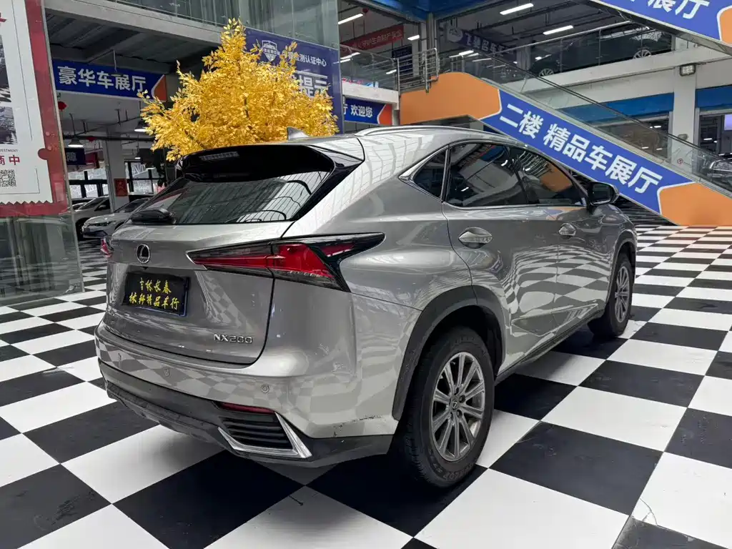 Lexus NX 2021 — фото 9