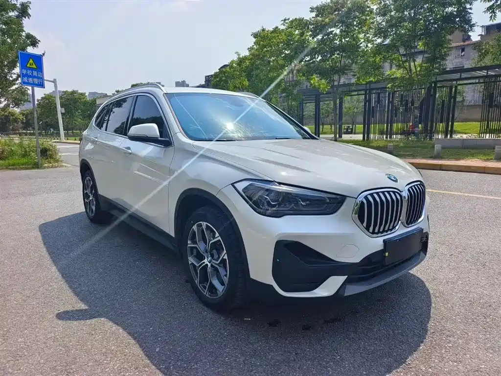 BMW X1 2022 — фото 3
