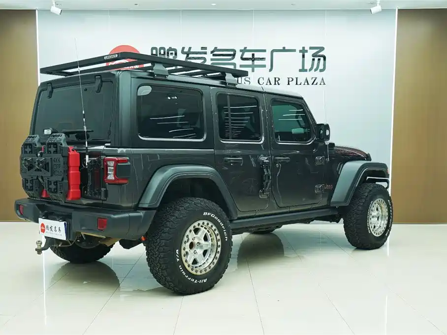 Jeep Wrangler 2023 — фото 18