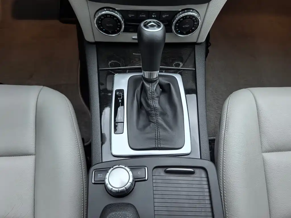 Mercedes-Benz C-Class 2012 — фото 18