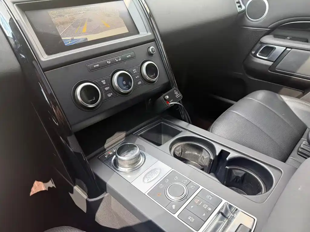 Land Rover Discovery 2019 — фото 11