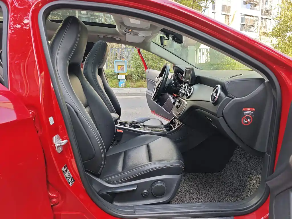 Mercedes-Benz GLA 2015 — фото 15
