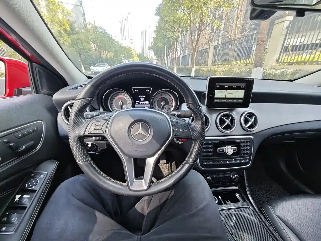 Mercedes-Benz GLA 2015 — фото 9