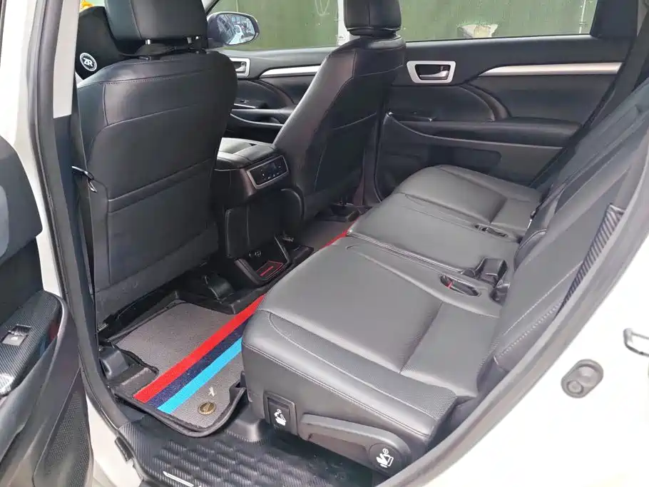 Toyota Highlander 2015 — фото 11