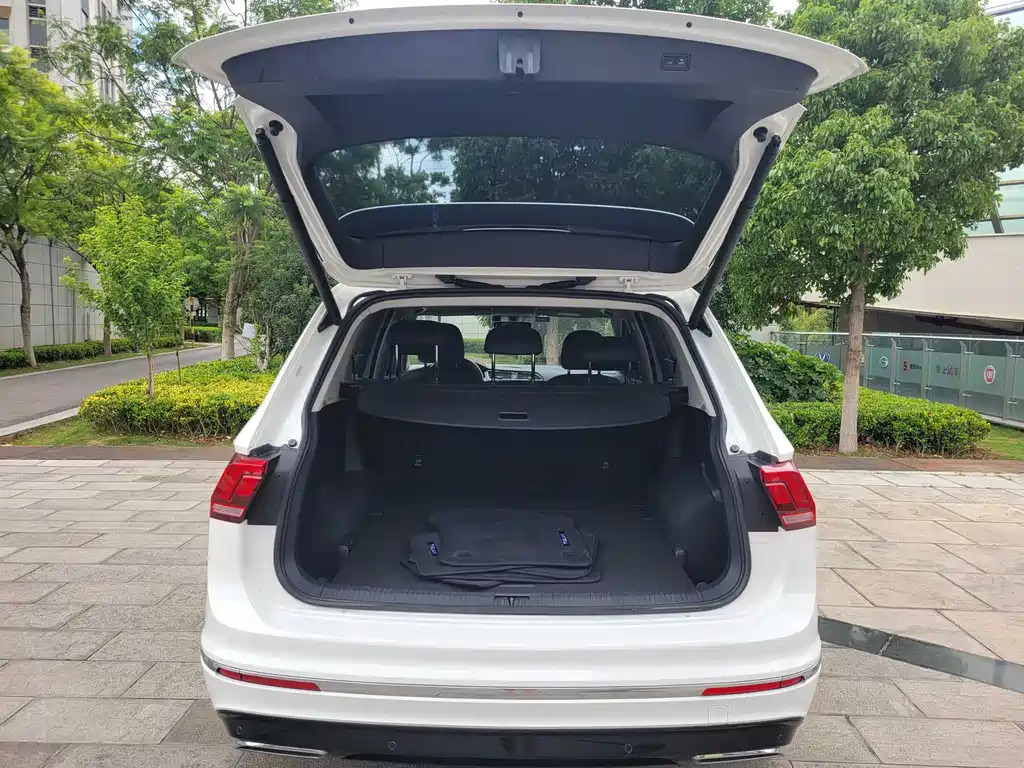 Volkswagen Tiguan L 2021 — фото 25