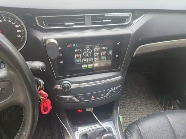Peugeot 408 2015
