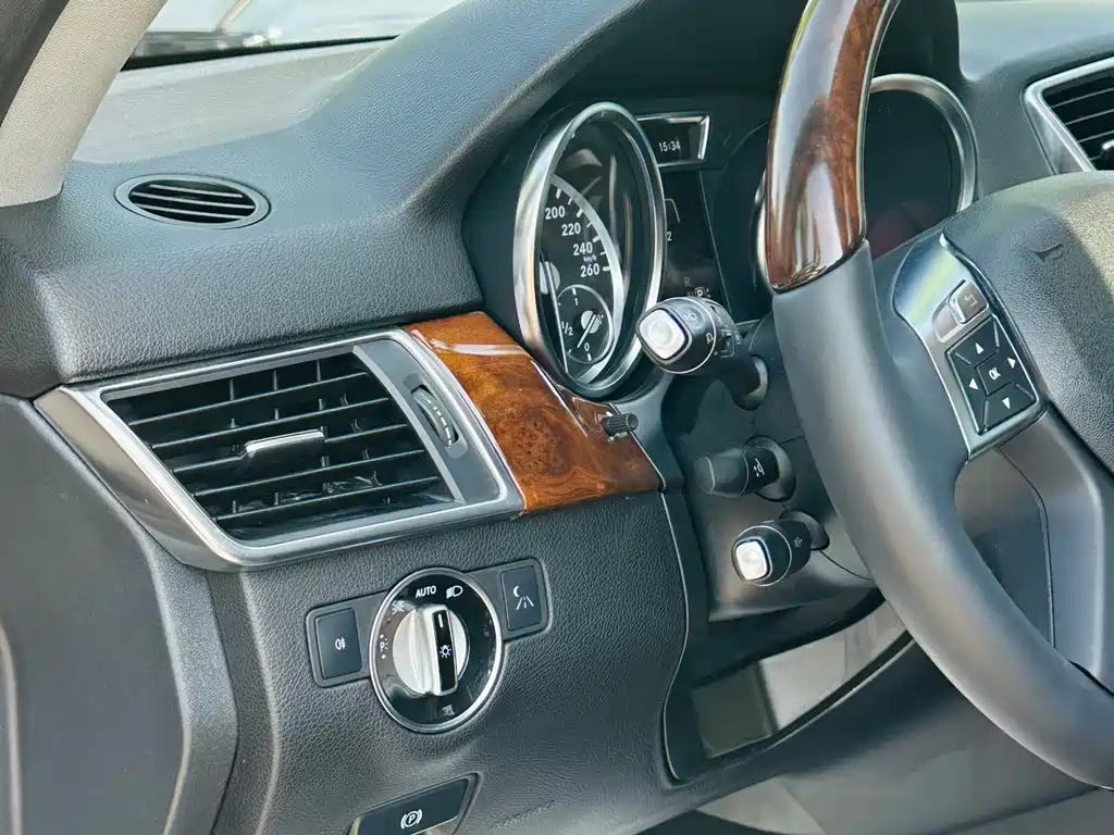 Mercedes-Benz M-Class 2014 — фото 11
