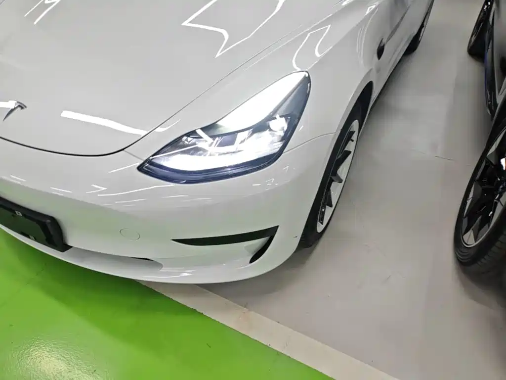 Tesla Model 3 2023 — фото 19