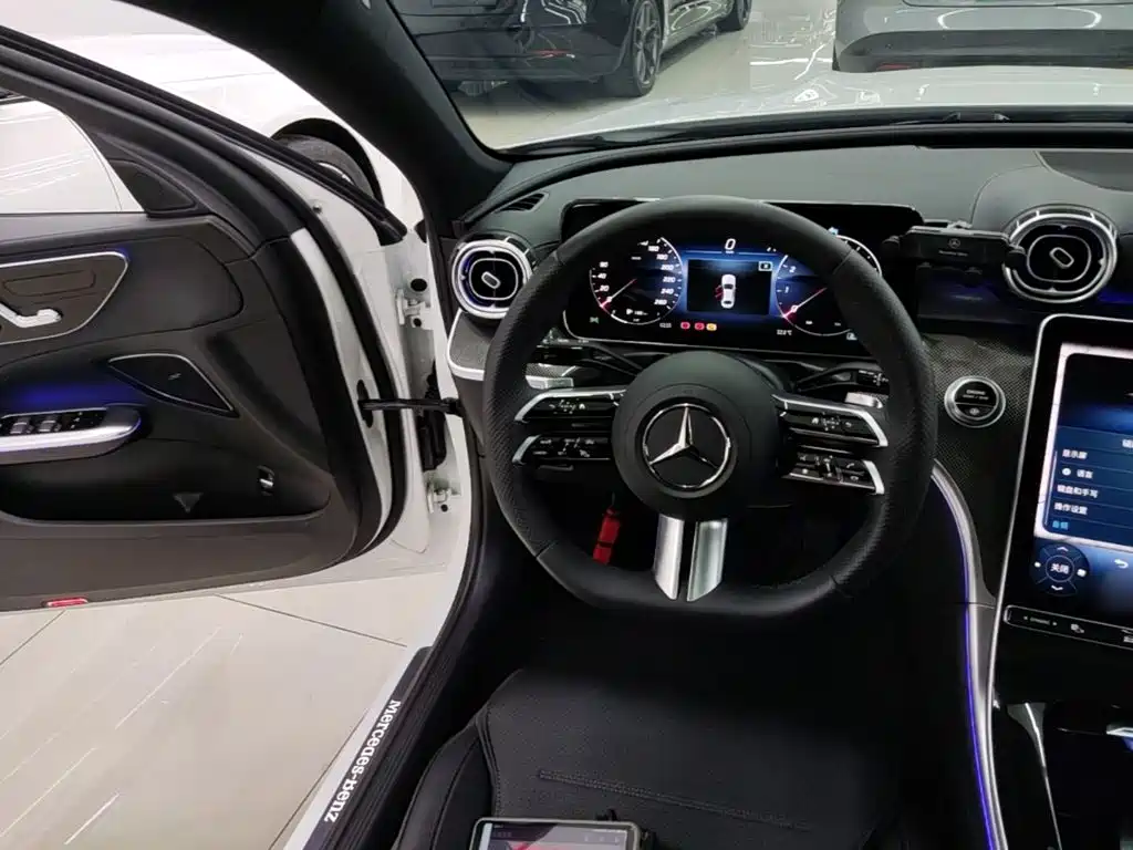 Mercedes-Benz C-Class 2023 — фото 11