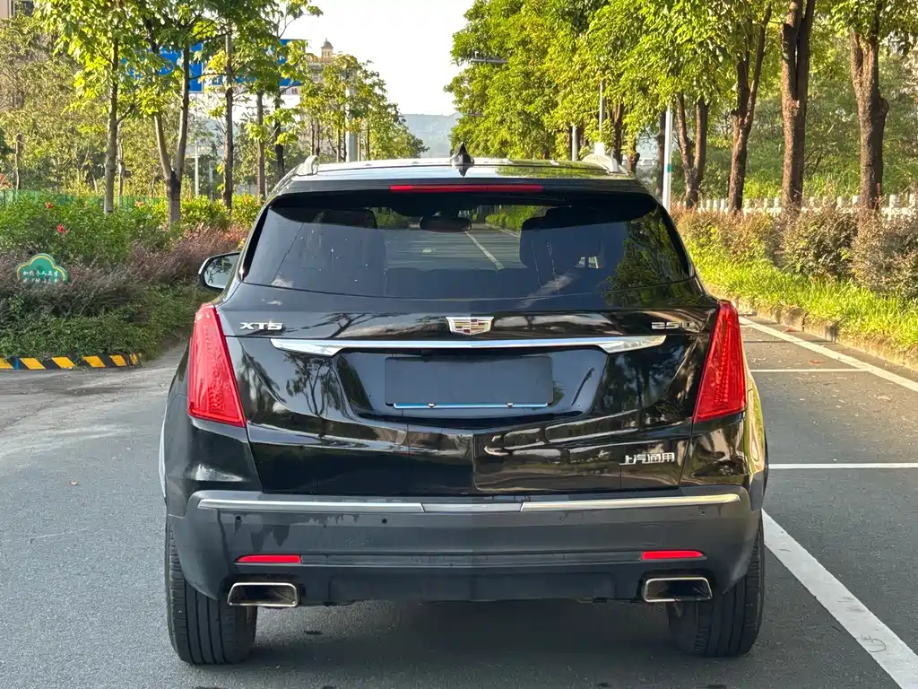 Cadillac XT5 2016 — фото 9