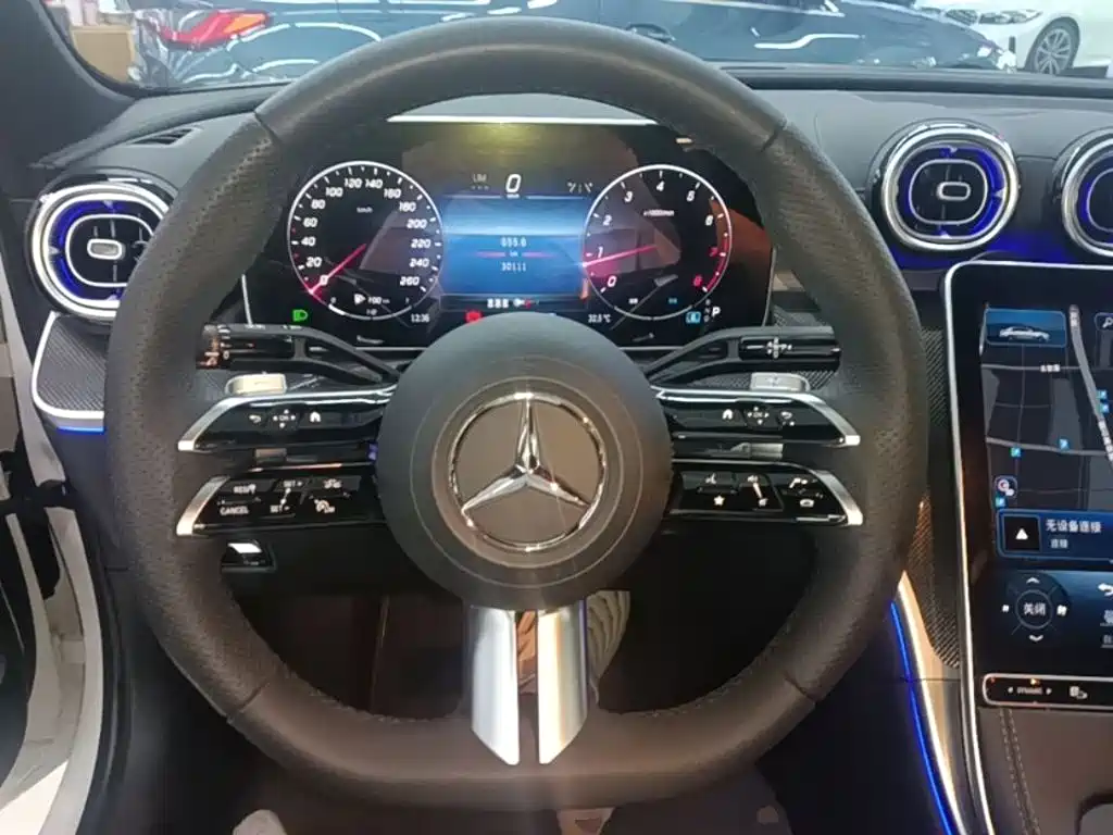 Mercedes-Benz C-Class 2023 — фото 11