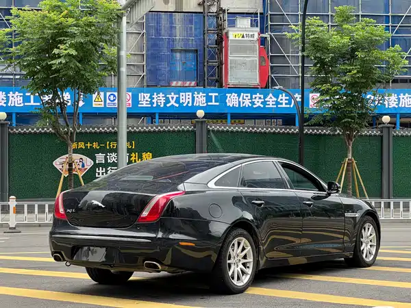 Jaguar XJ 2012