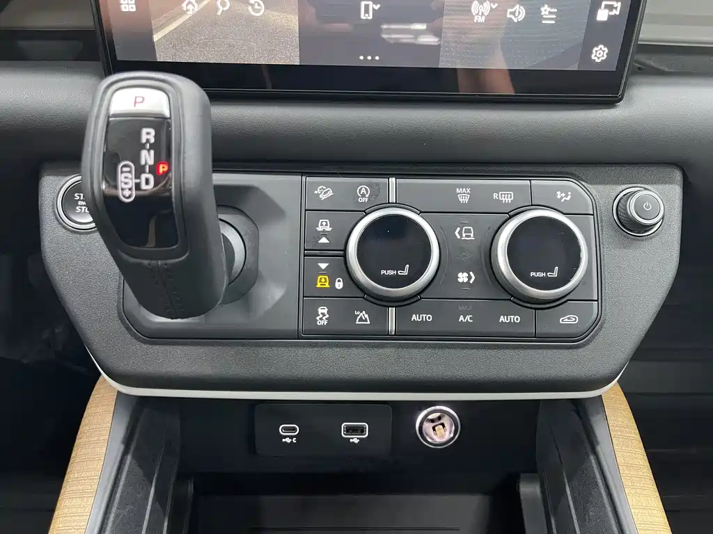 Land Rover Defender 2022 — фото 14