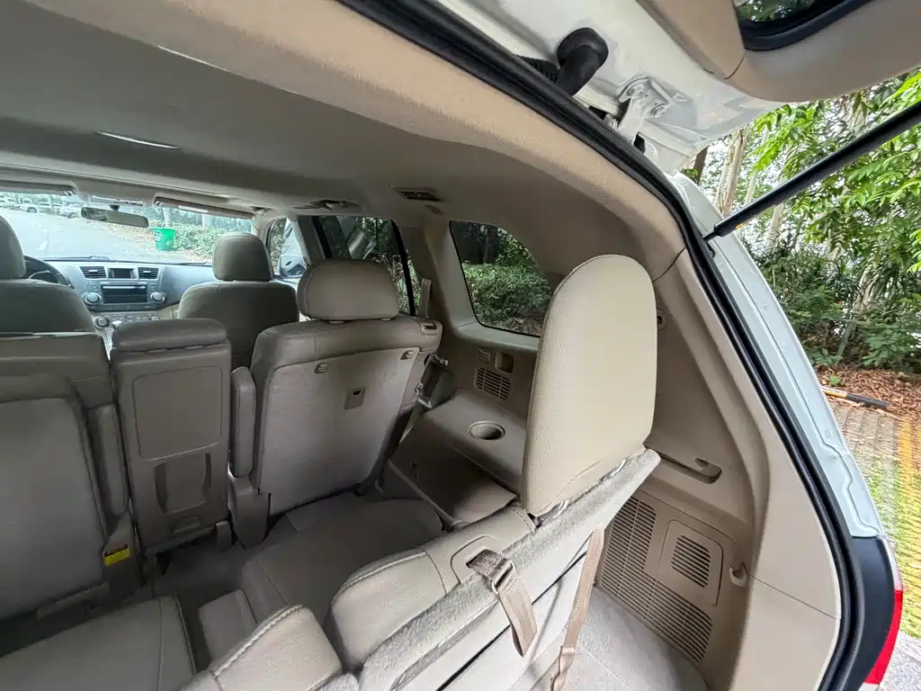 Toyota Highlander 2014 — фото 27