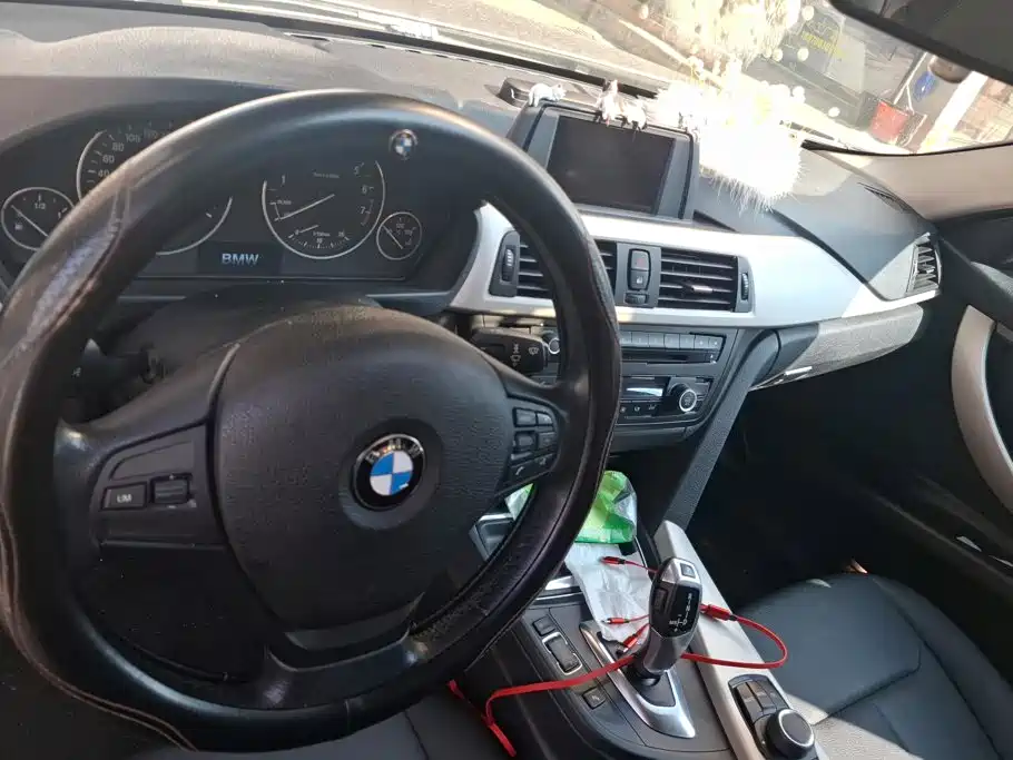 BMW 3 Series 2015 — фото 13