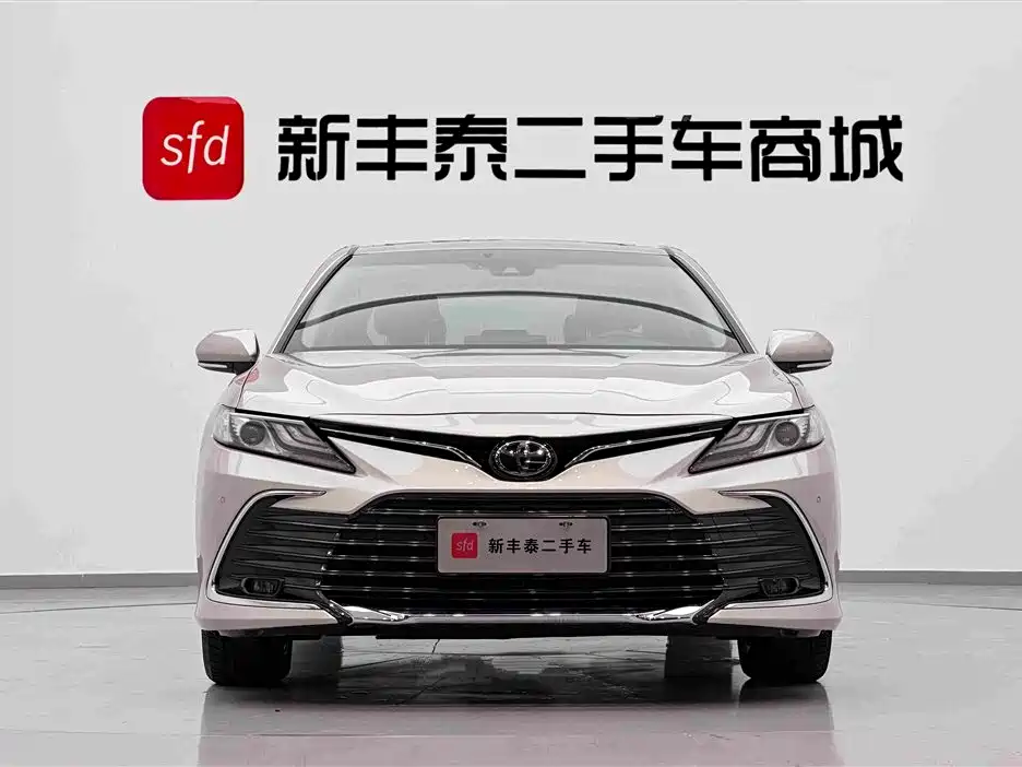 Toyota Camry 2024 — фото 2
