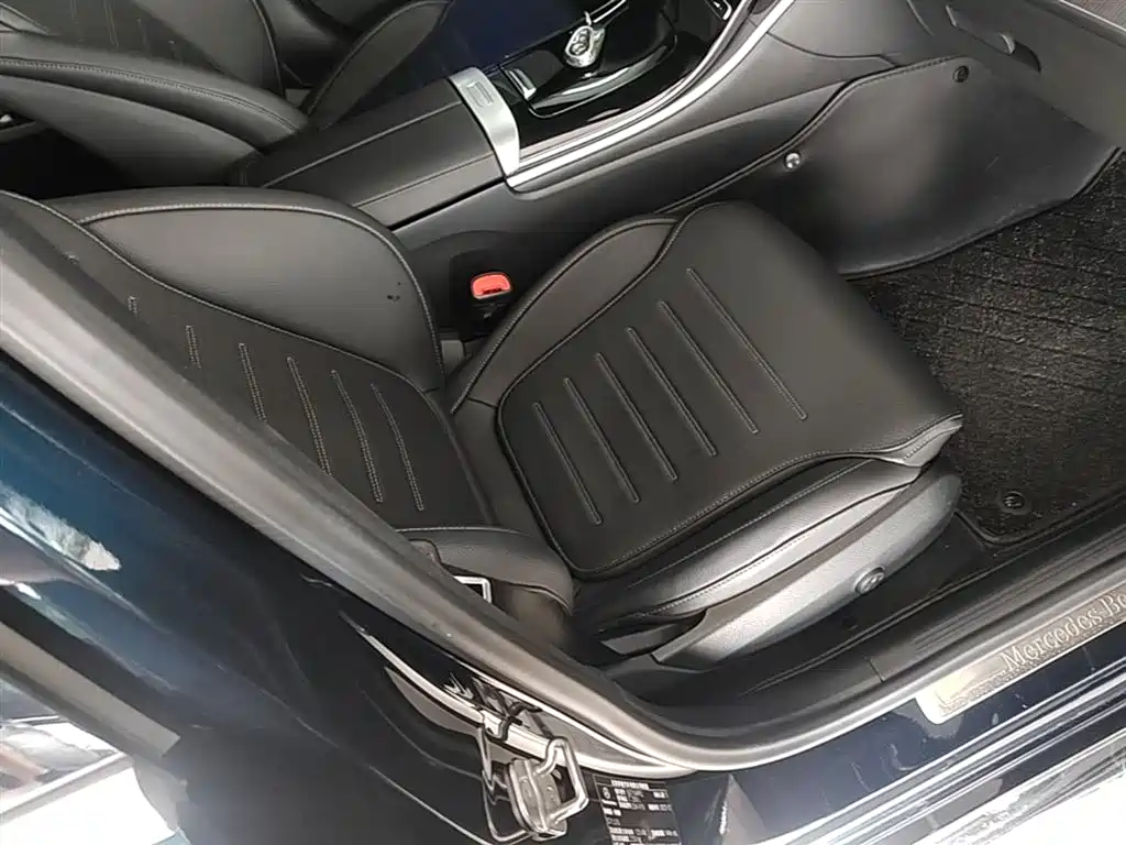 Mercedes-Benz C-Class 2024 — фото 25