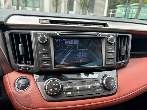 Toyota RAV4 2015