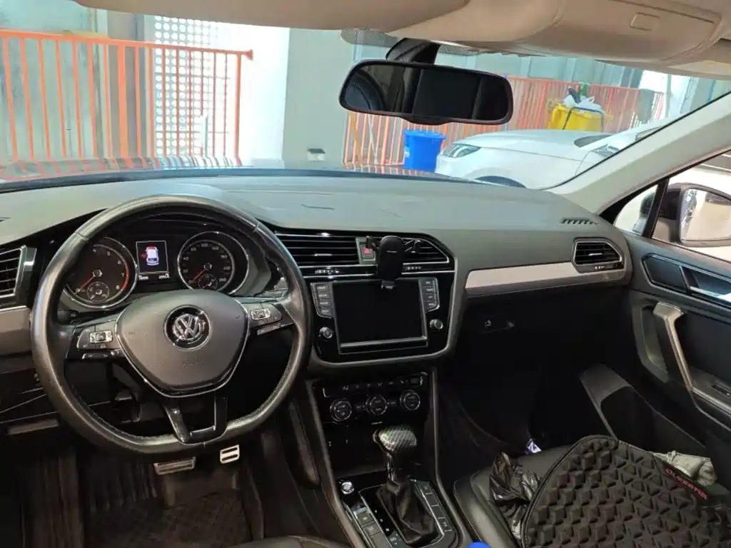Volkswagen Tiguan L 2017 — фото 3